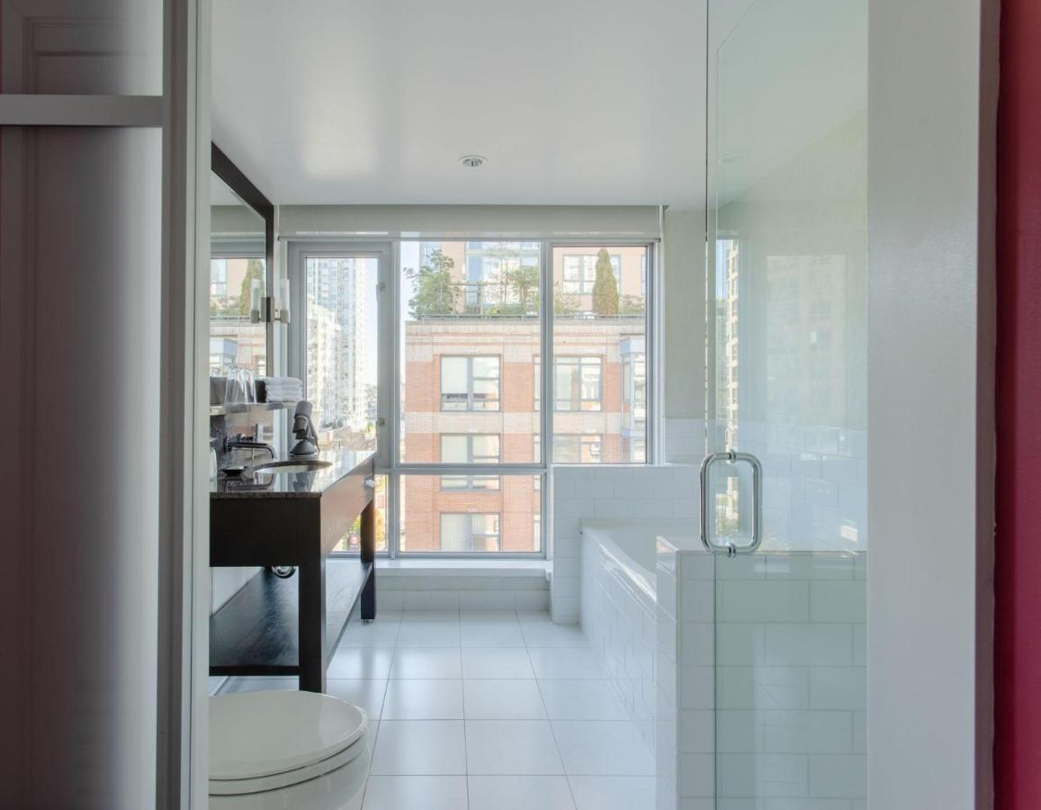 Opus Vancouver Bagian luar foto